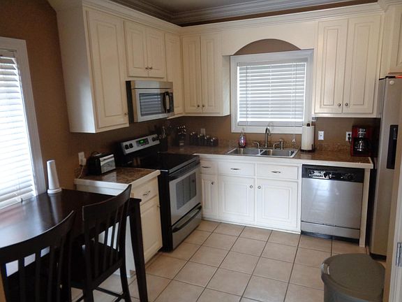 5th image of 114 Twin Gates Dr