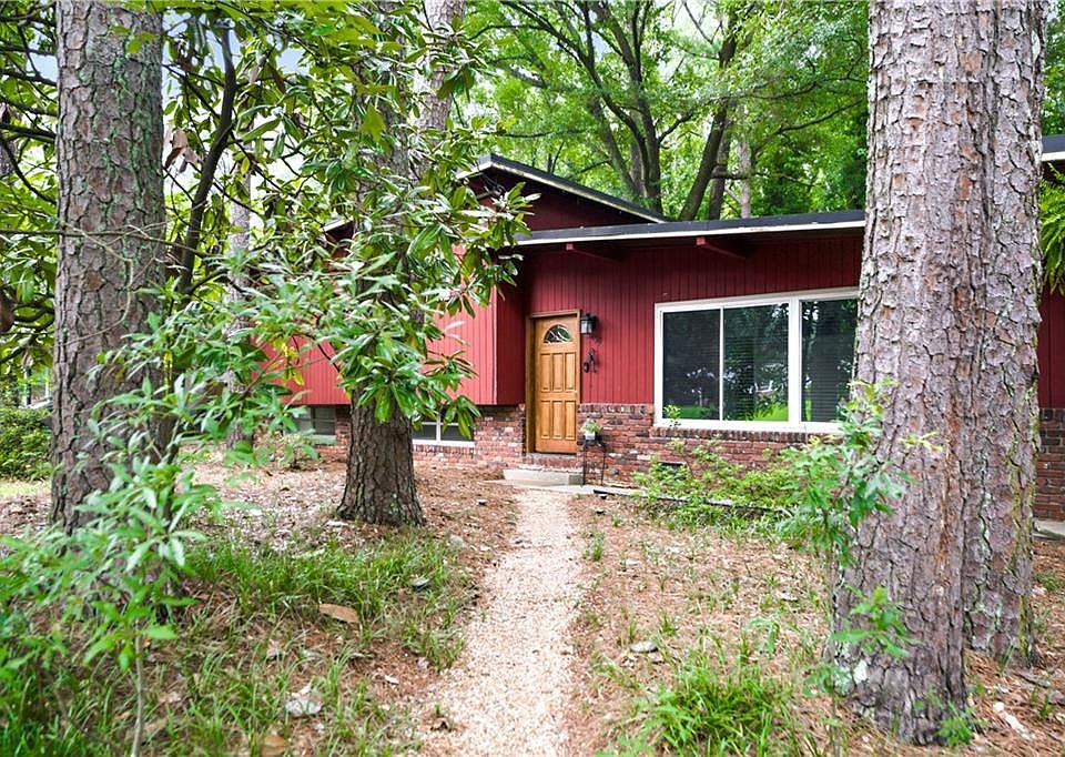 1st image of 3439 Chestnut Dr