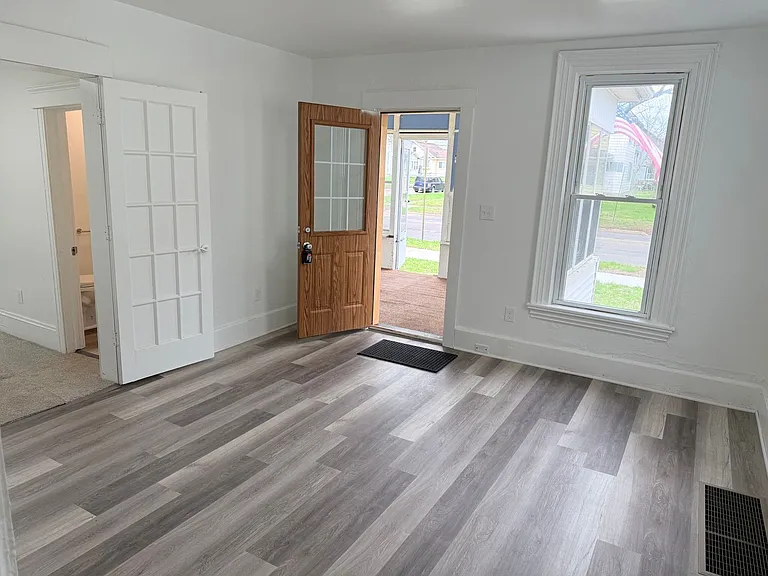 1701 E Ganson St — Photo 3