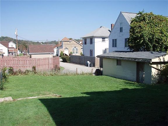 5th image of 1029 Broad Ave