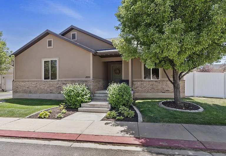1025 N Apple Seed Ln — Photo 2