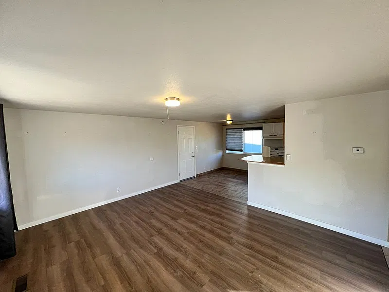 3 bed, 1008 sqft, $1,850 — Photo 3