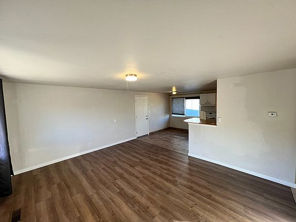 3rd image of 480 E Patrician Dr