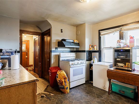 5th image of 787 Avenue D
