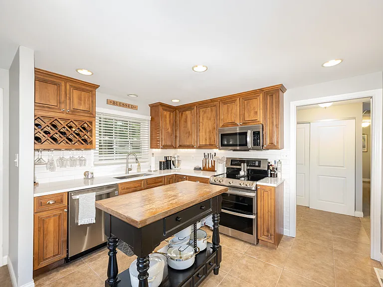 183 Monarch Rd — Photo 3