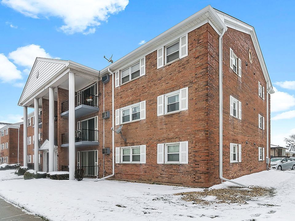 1st image of 4410 W 111th St APT 303