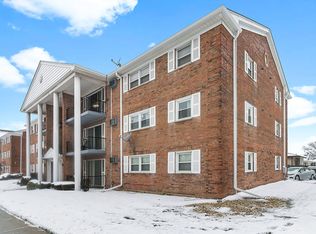 4410 W 111th St APT 303, Oak Lawn, IL 60453