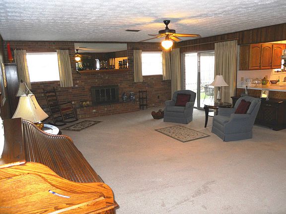 4th image of 429 Pipitone Dr W