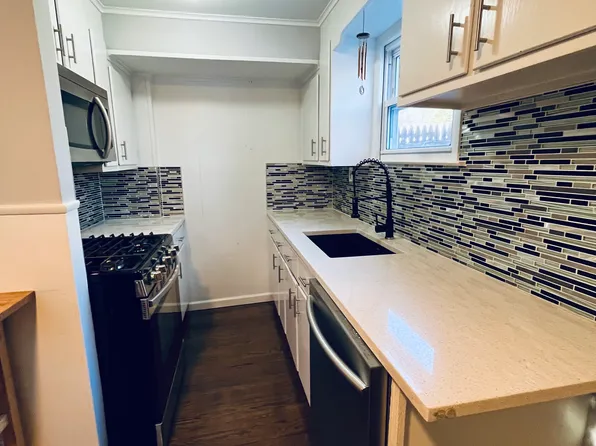 (undisclosed Address), Fairfield, CT 06825