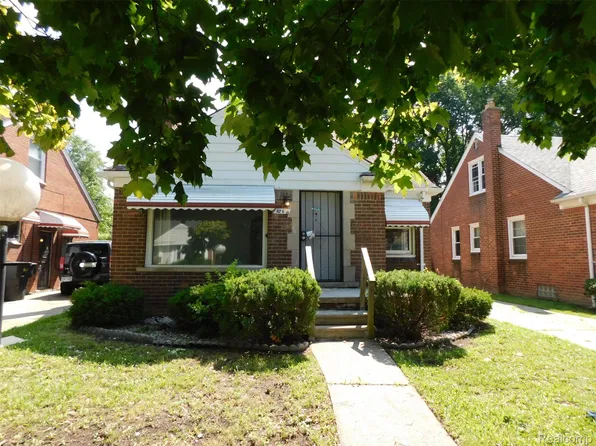 8260 Hartwell St, Detroit, MI 48228