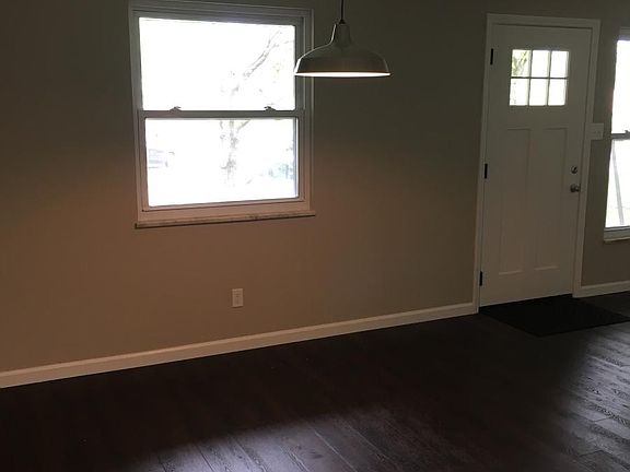 5th image of 946 Oglewood Ave