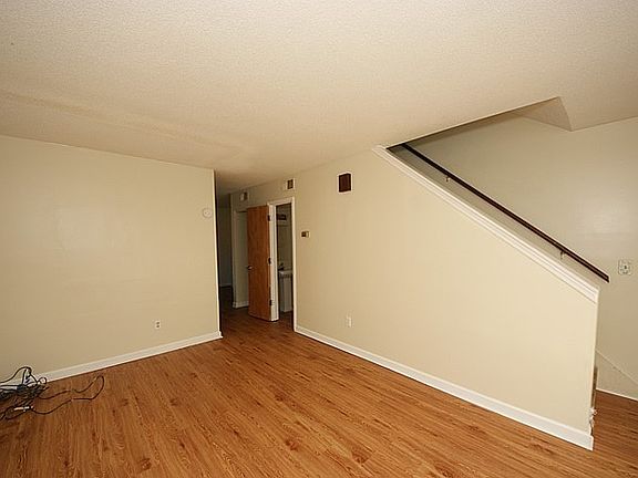 5th image of 115 Roberta Dr #B