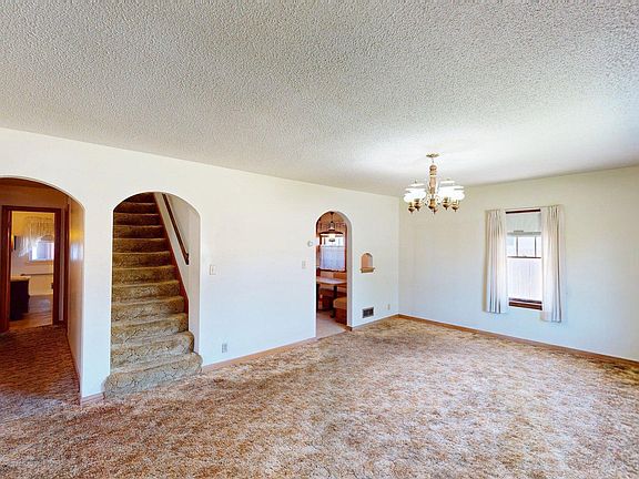 3rd image of 406 Giles Pl