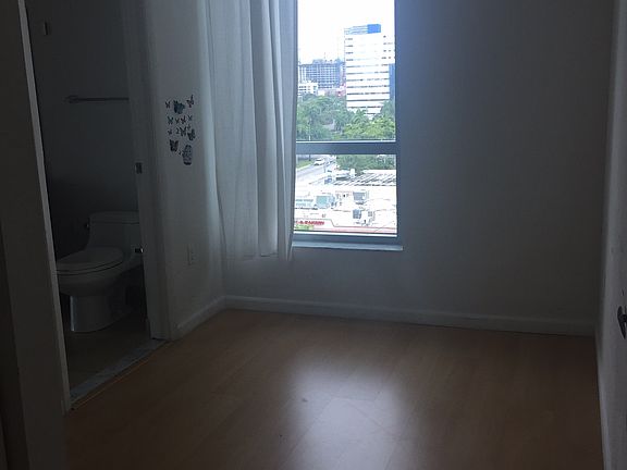 5th image of 333 NE 24th St APT 302
