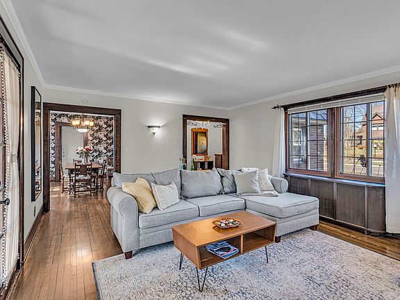 2nd image of 1309 W Franklin St