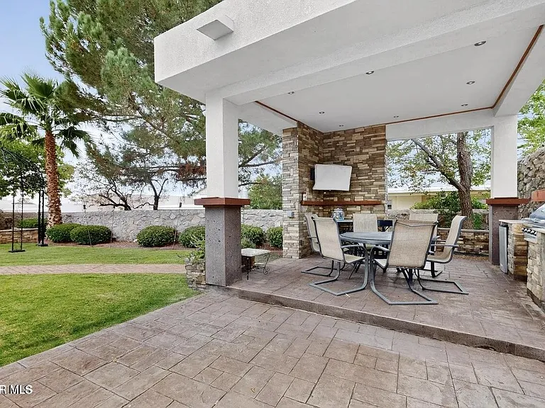 6909 Desert Canyon Dr — Photo 29