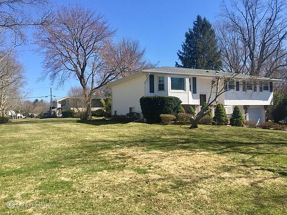 2nd image of 5 Butterfield Dr