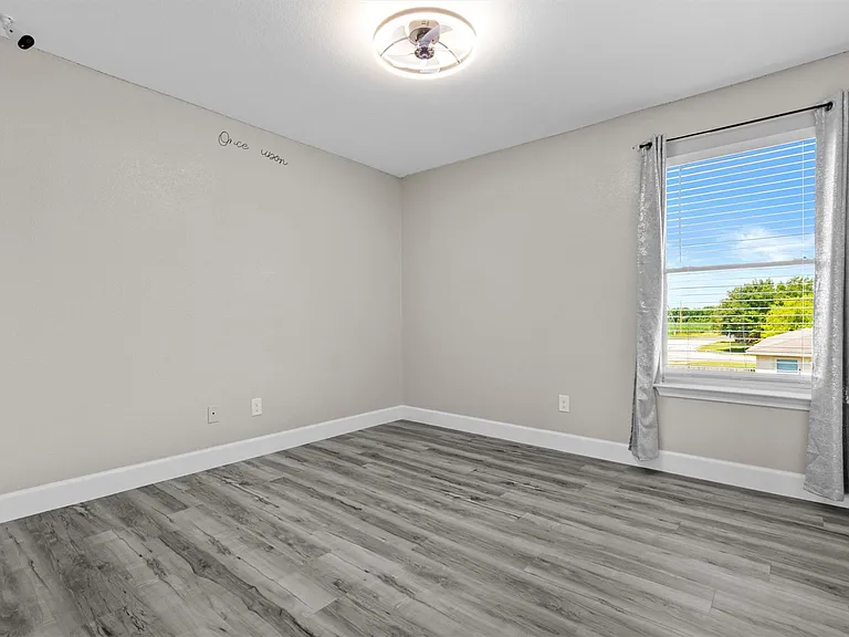 303 Quail Hollow Dr — Photo 22