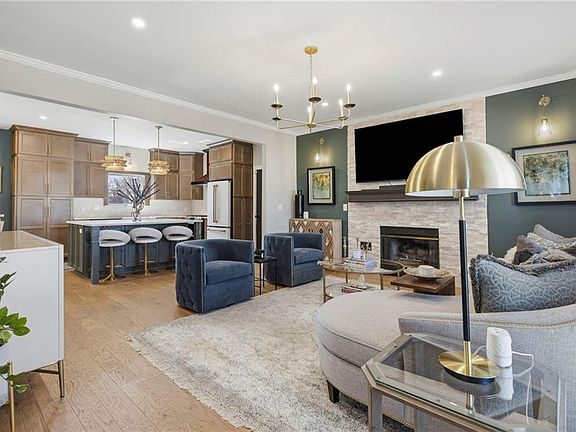 5th image of 225 SW Seagull St