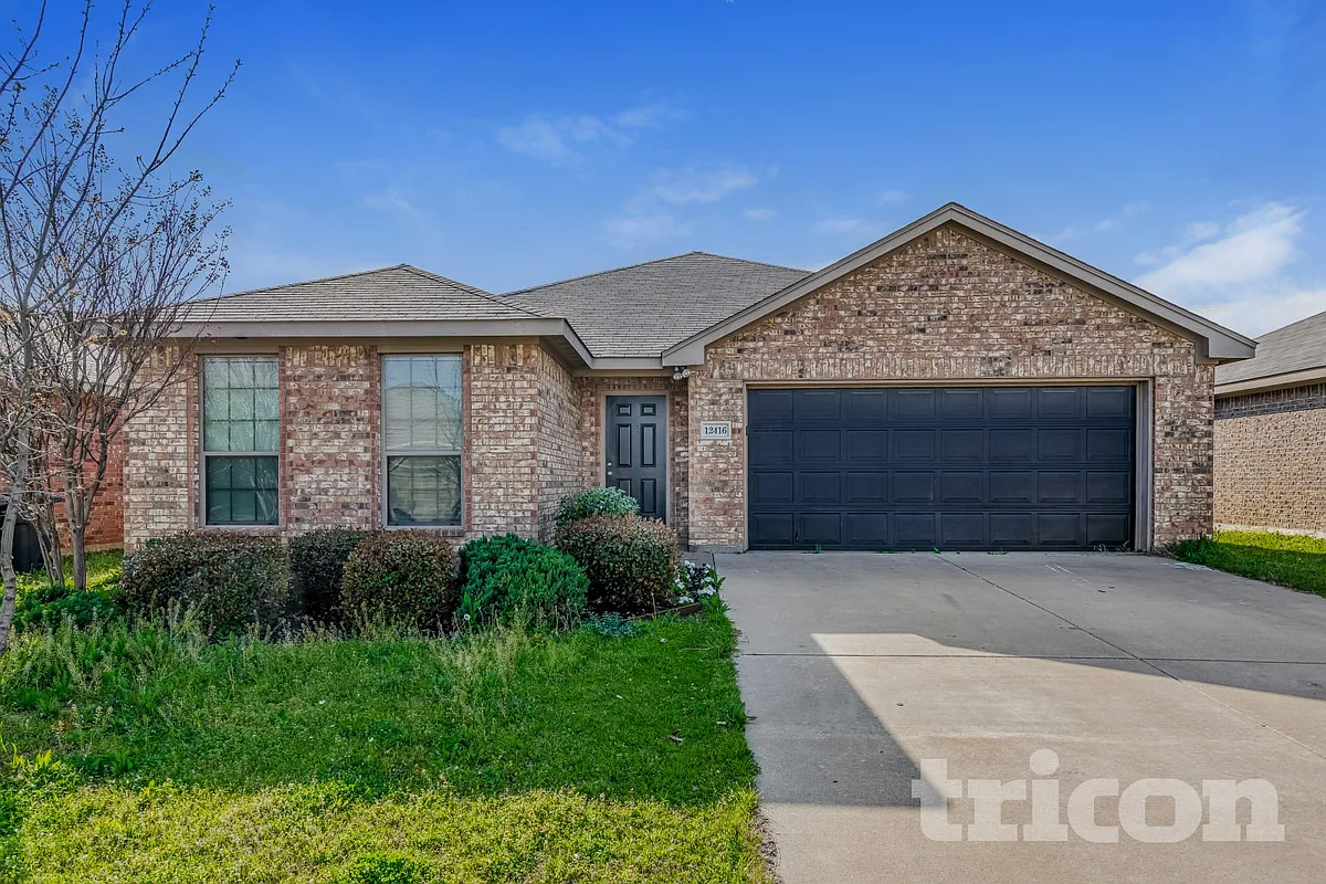 Photo 1 of 17 - 12416 Hunters Mill Trl - Burleson, TX Primary Photo - 12416 Hunters Mill Trl