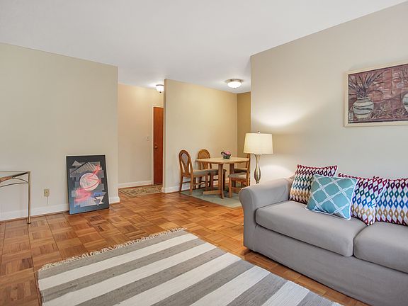 2nd image of 1322 Fort Myer Dr APT 934