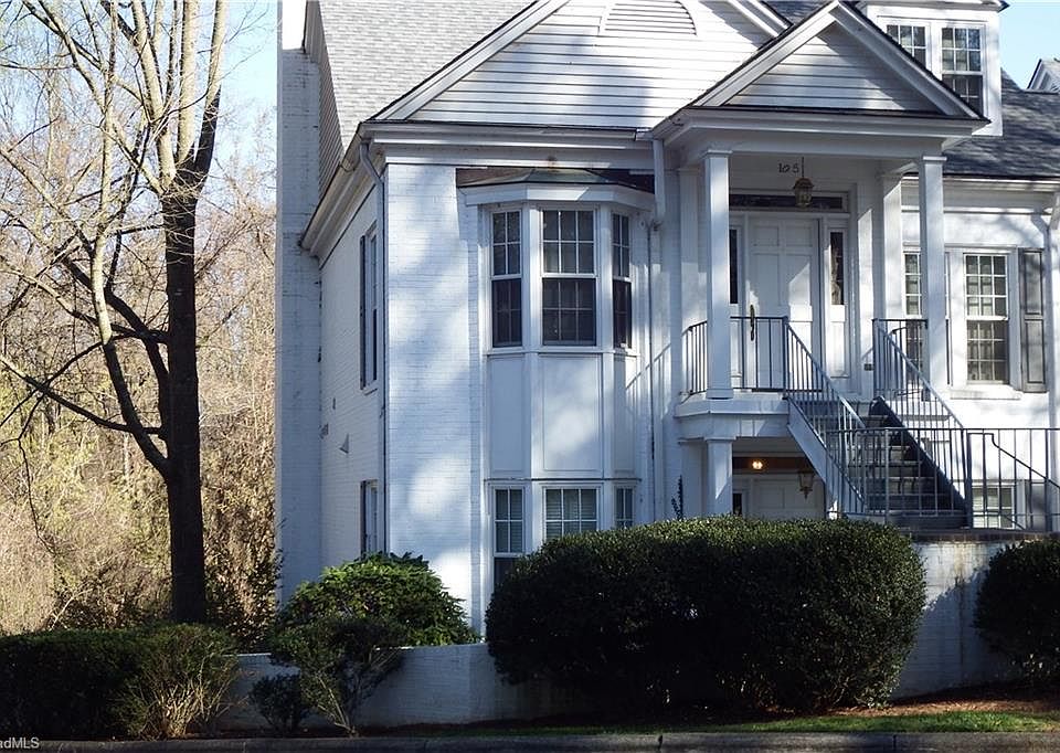 1st image of 130-106 Sunset Cir