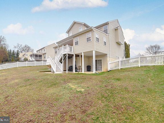 4th image of 1411 Leicester Dr