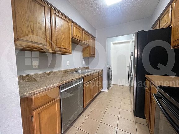 3rd image of 3947 N Garland Ave APT 2