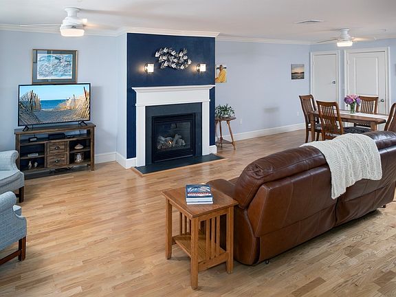 4th image of 15 Park Ave Unit 103