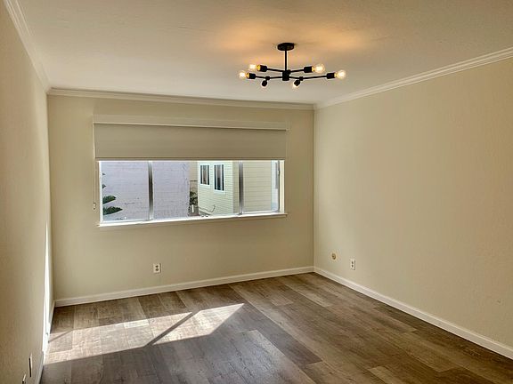5th image of 825 Lincoln Way #104