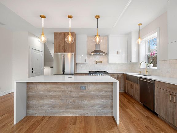 2nd image of 6363 S Ellis Avenue Duplex #1