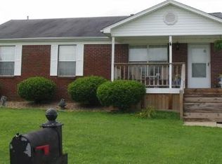 8402 Fenway Ct, Louisville, KY 40258