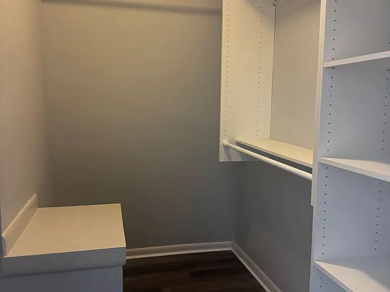 1696 S Park Ave — Photo 18