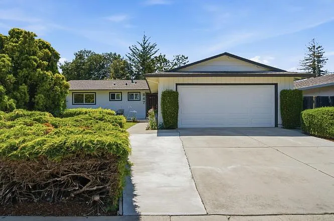 847 Alderbrook Ln — Photo 1