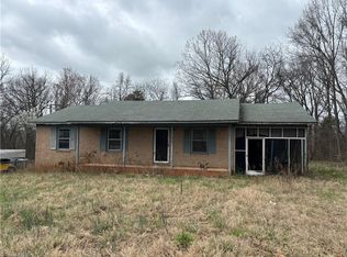 254 Lowell St, Lexington, NC 27295