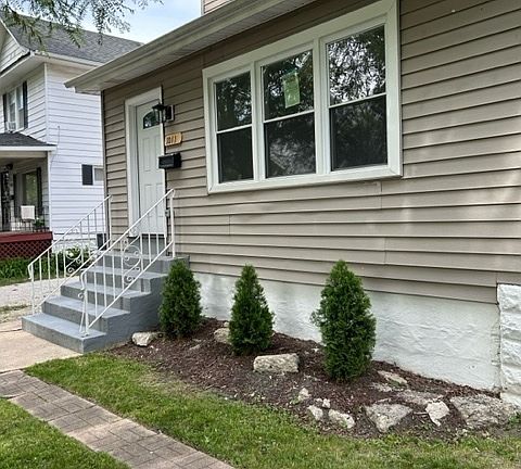 2nd image of 1011 S 7th Ave