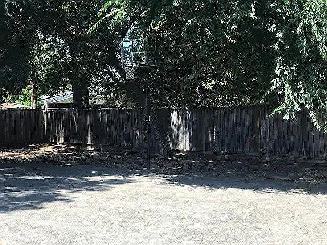 18741 Hanna Dr — Photo 16