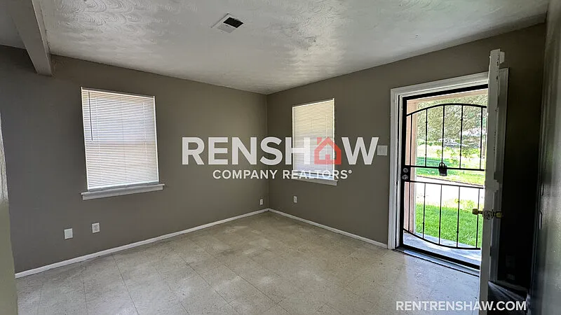 3 bed, 1.0 bath, 849 sqft, $995 — Photo 3