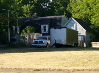 22 Chamberlain St, Pontiac, MI 48342