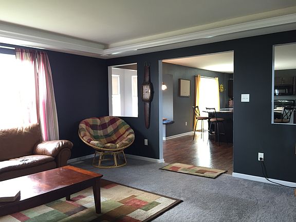 3rd image of 1720 Samantha Ln