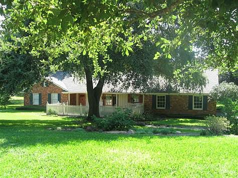305 Oak Hill Front View