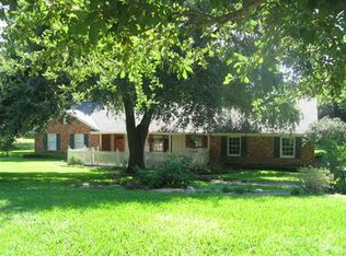 305 Oak Hill Dr, Brenham, TX 77833