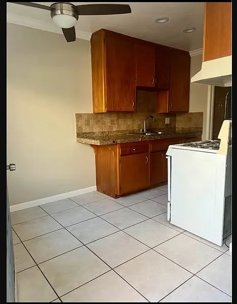 Mesa Apartments — Photo 4