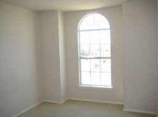 8908 Sunny Hollow Dr, Fort Worth, TX 76179