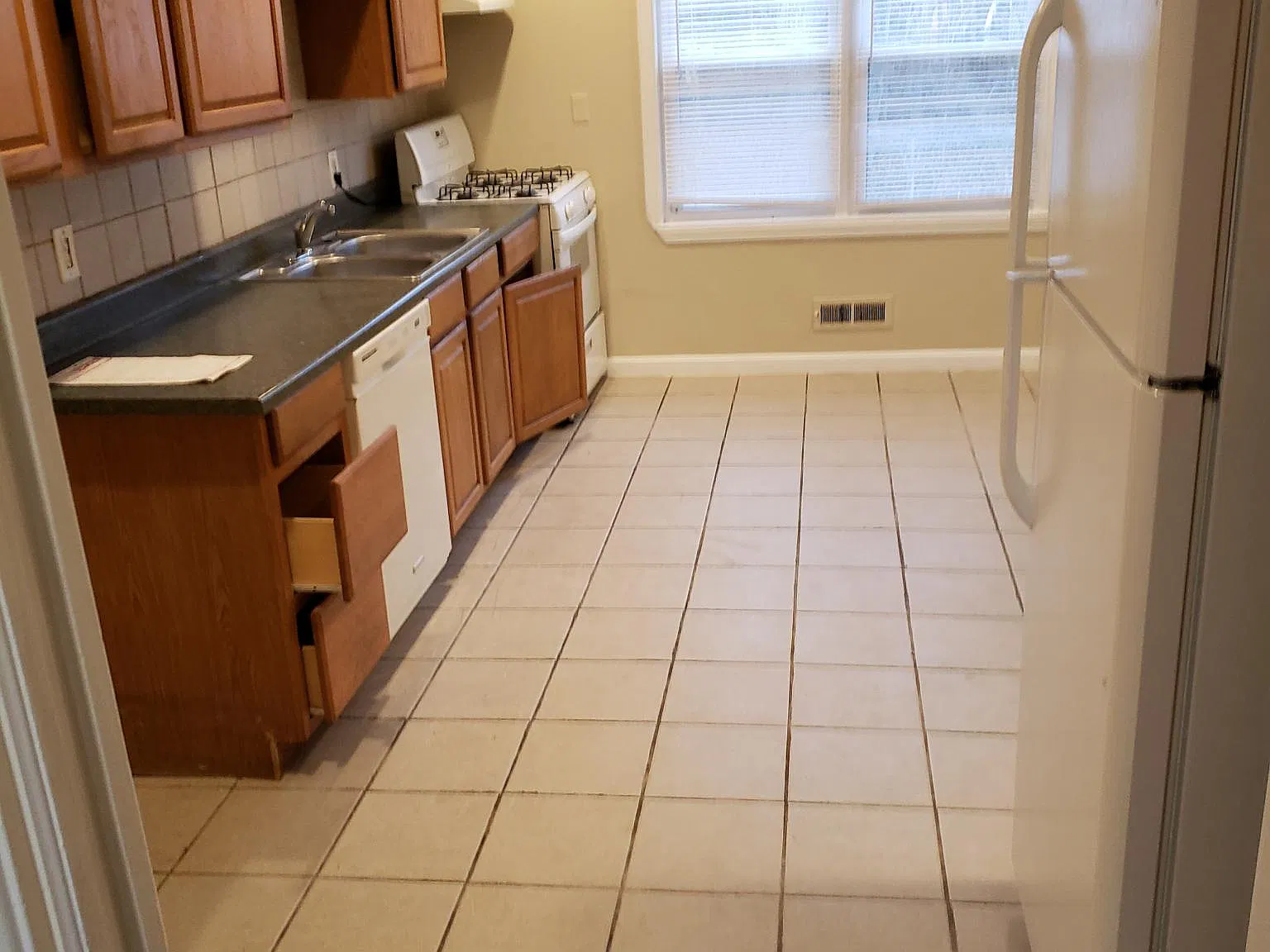 2213 Gerald Ct — Photo 2