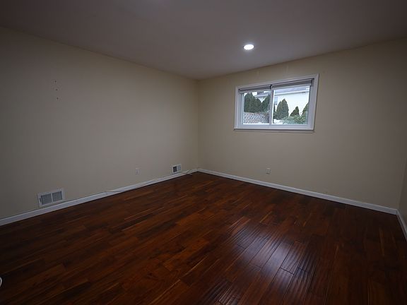 4th image of 54 Bangor St #1F