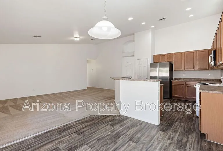 15006 W Cameron Dr — Photo 9
