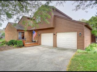 1529 Devonshire Dr, Champaign, IL 61821