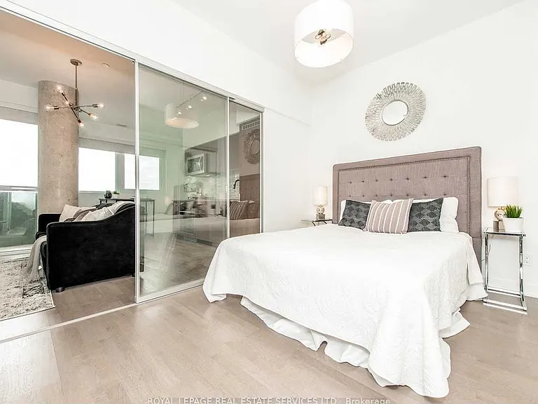 501 Saint Clair Ave W #418 — Photo 11
