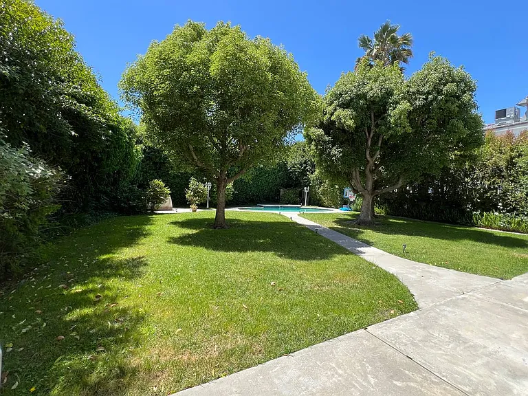 4751 Haskell Ave — Photo 10